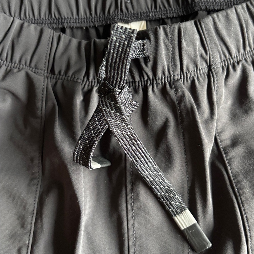 Fabletics Jogger - Picture 3 of 12